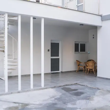 2 Bedroom Appartement